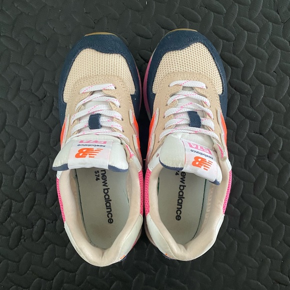 New Balance 574 - Picture 2 of 5